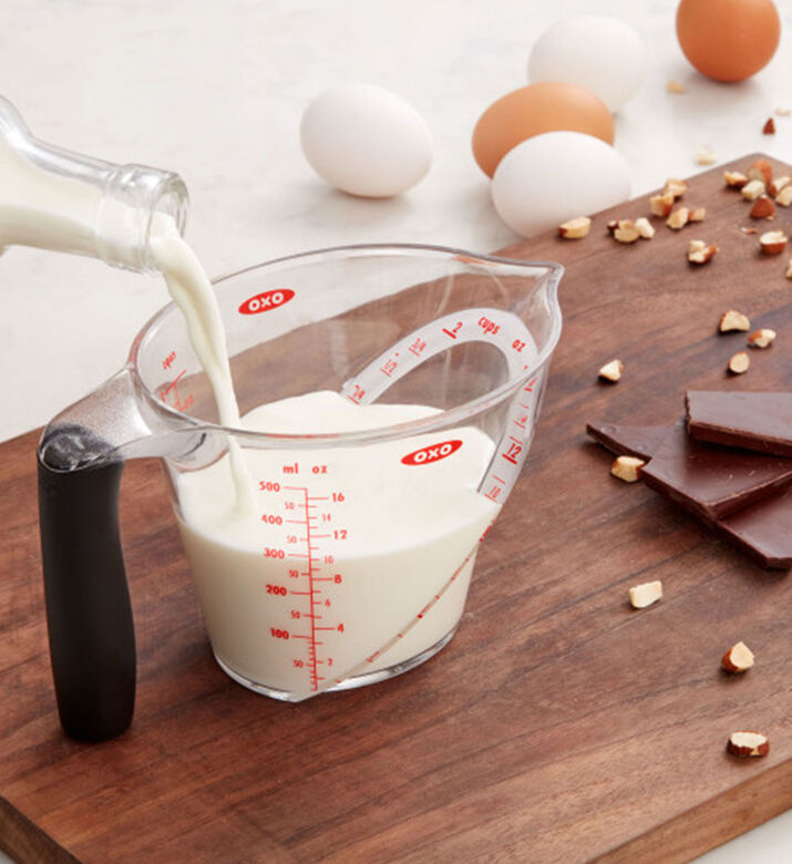 كوب قياس بزاوية بلاستيكية