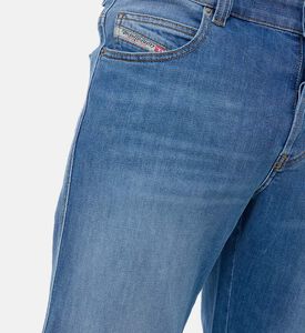 بنطال جينز بقصة عادية