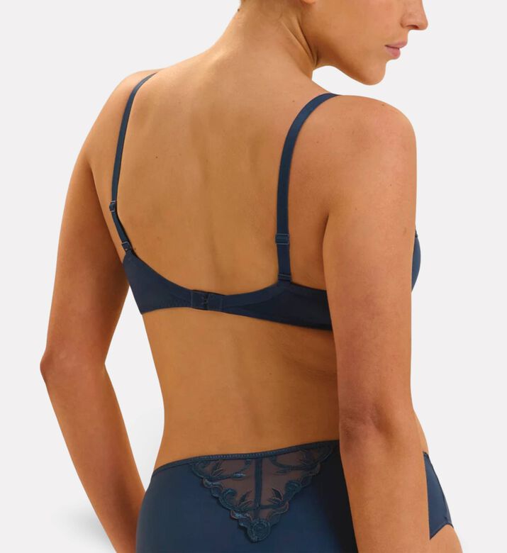 Simone Perele Squared Neckline Spacer Bra, Model View