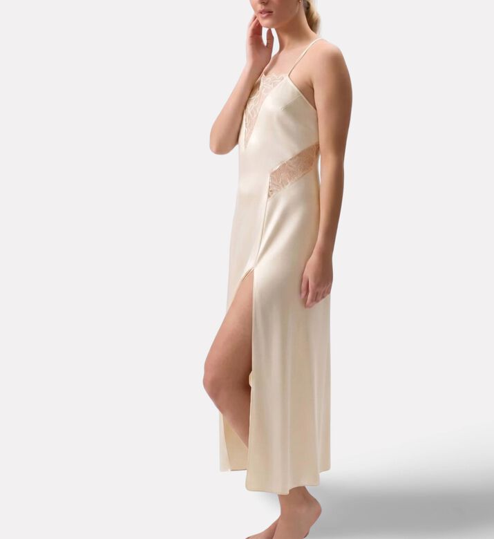 Rya Sheer Lace Sleeve Belted Robe, Model View