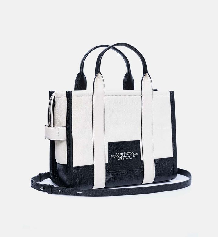 حقيبة يد مقسمة بألوان متوسطة الحجم