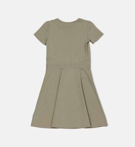 فستان أساسي للشباب مزين بشعار