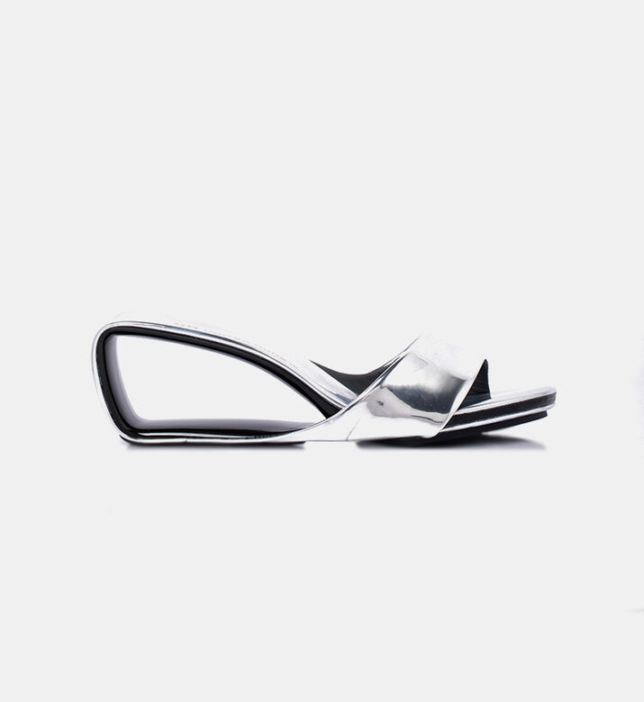 كعب متوسط مفتوح من Mobius