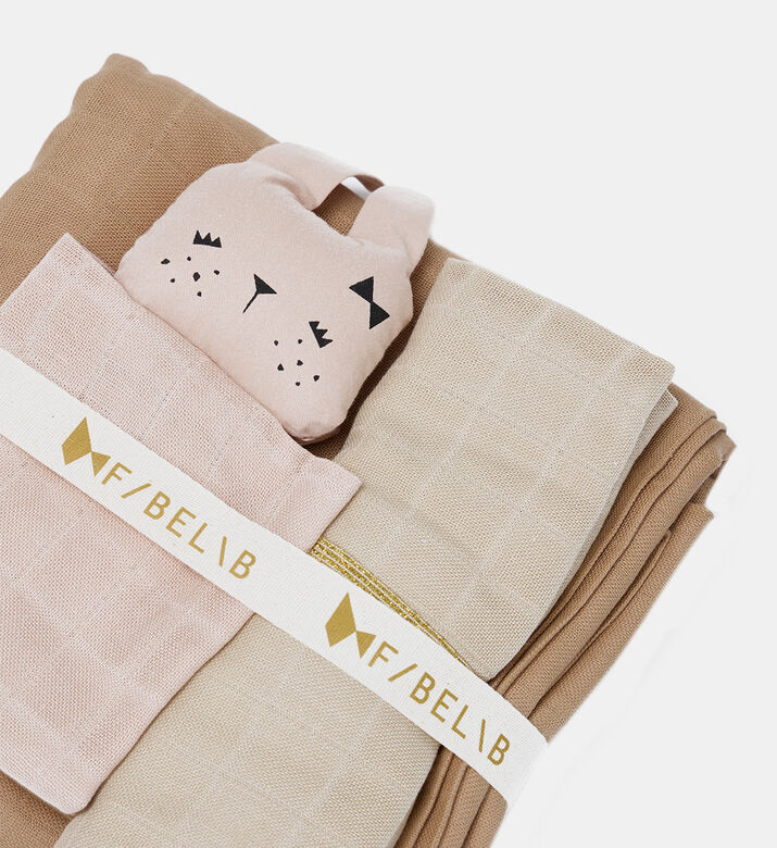 صندوق هدايا للأطفال حديثي الولادة