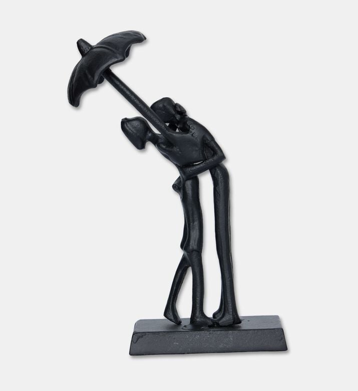 Home Deco and More Couple Under Umbrella Figurine, Packshot View