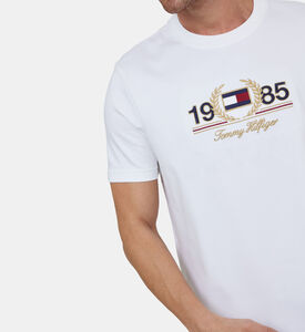 تيشيرت بياقة مستديرة مطرز بلوغو