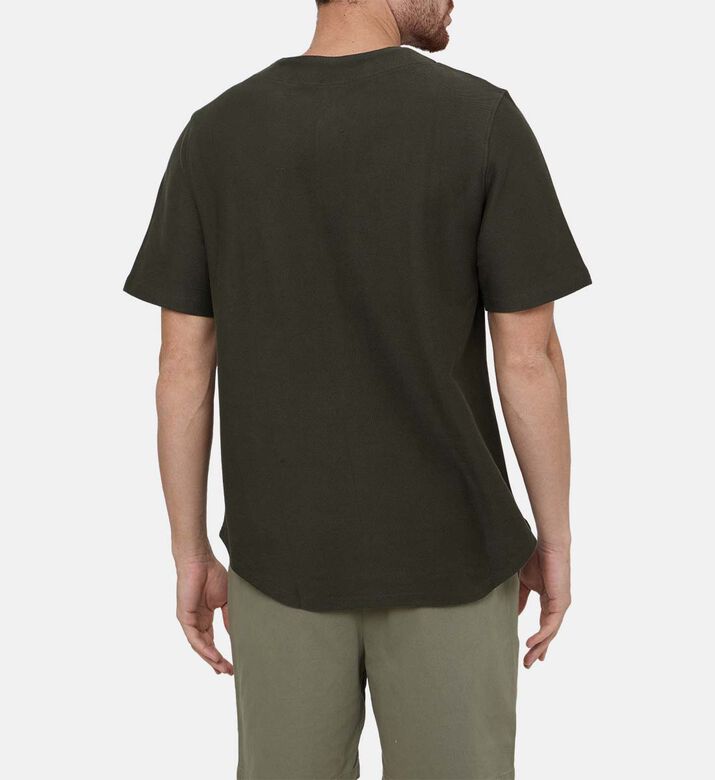 قميص بيسبول بأكمام قصيرة