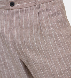 بنطال كتان مخطط بقصة عادية