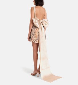 فستان قصير مرصع بكريستال مزين بعقدة صغيرة