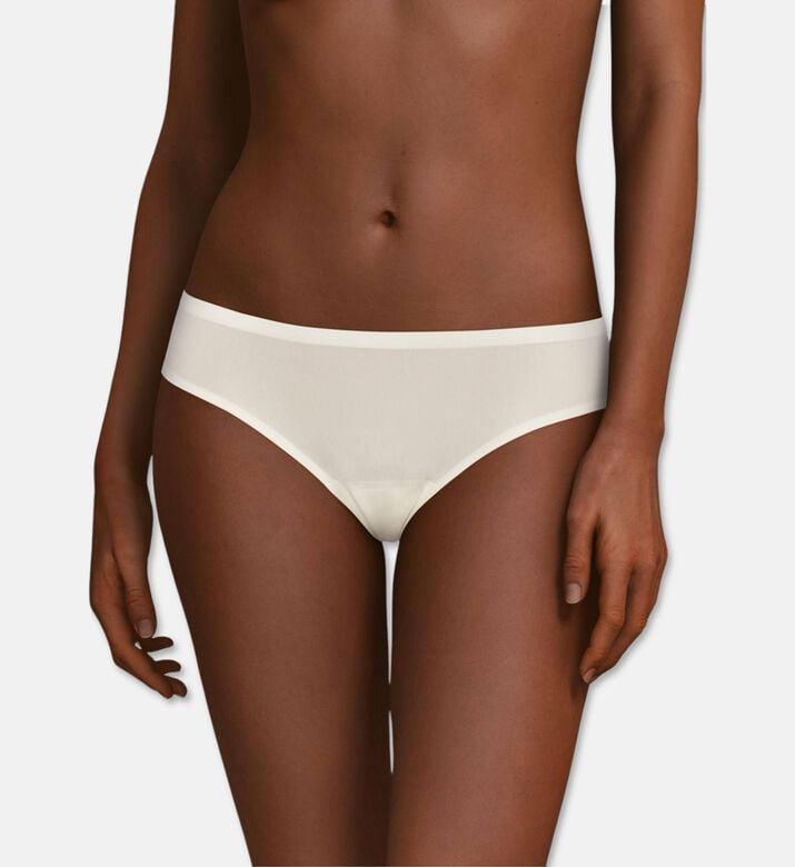 Chantelle Brief Soft, Ivory, Model View