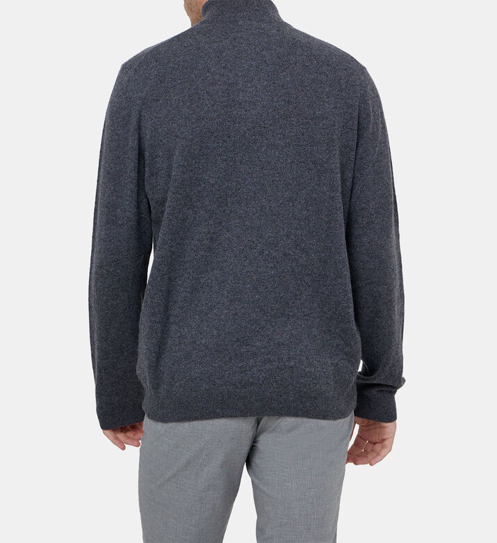 Nachkam Zippered Collar Pull