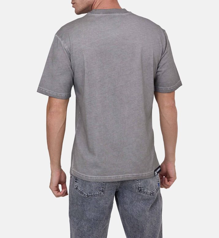 تيشيرت مريح بقصّة واسعة ومظهر مغسول