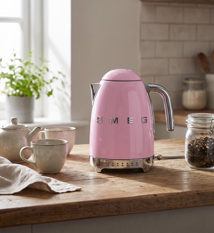 Smeg 50s Style Variable Temp Kettle, Pink, Packshot View