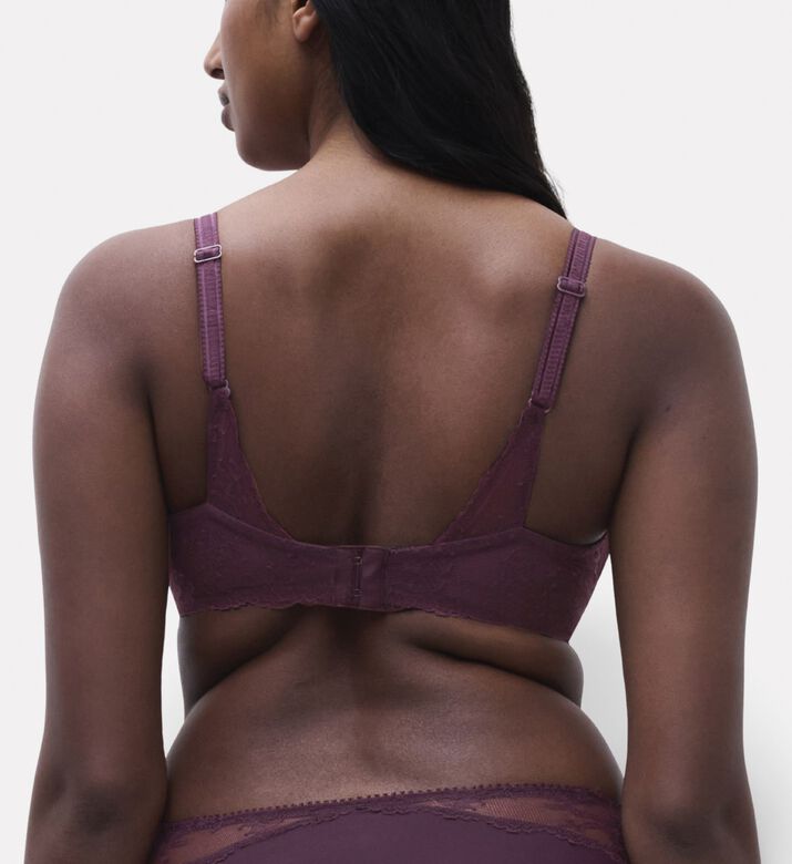 Chantelle Bra, Model View