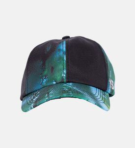 قبعة كلاسيكية الشكل بطبعة شعار