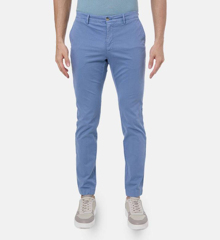 بنطال بقصة عادية بتفاصيل منسوجة