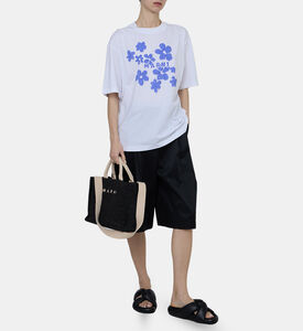 تيشيرت بقصة مربعة بأكمام قصيرة