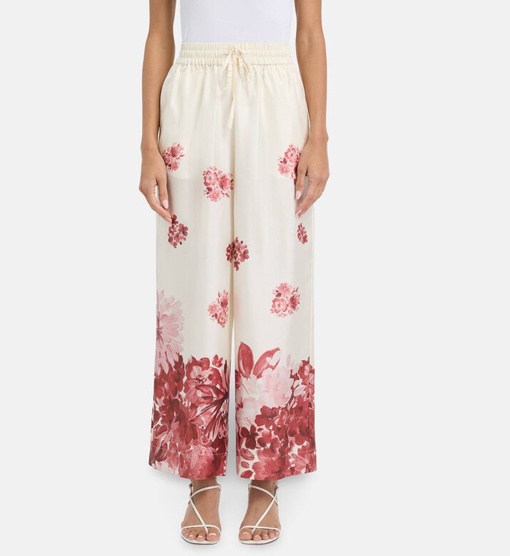 Carter and White Pant Carol, Model View