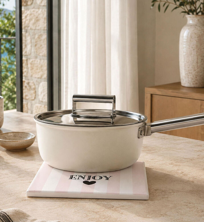 Miss Etoile Ceramic Heat-resistant Trivet, Packshot View