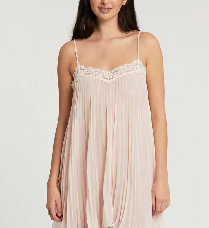 قميص شيفون مطوي بالأكورديون