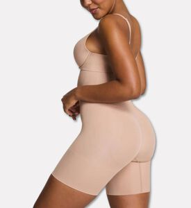 Spanx Seamless High-waisted Mid-thigh Shaper, Nude, M, Model View