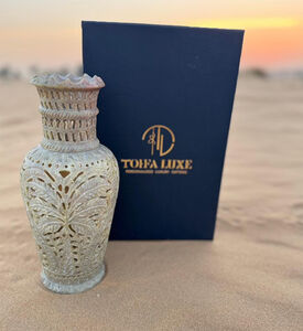 Tohfa Luxe Vase Palm Hand Carved Marble, Packshot View