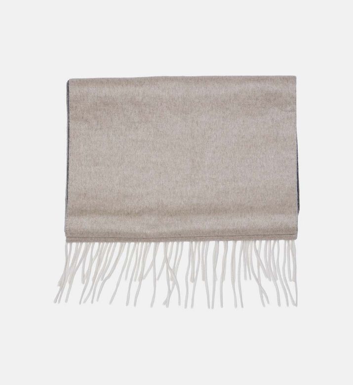 وشاح حريري مزين بأهداب