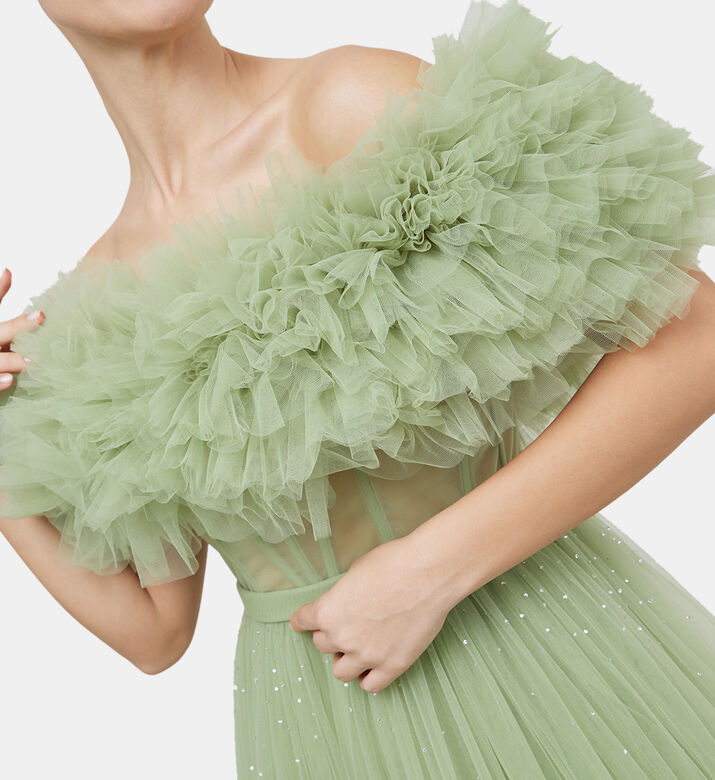 فستان تول بكورسيه مطرز بأحجار الخرز