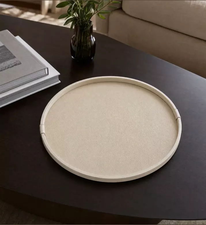 Pinetti Gea Round Tray, Cream, 40-cm, Model View