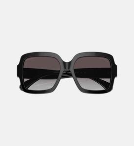 نظارات شمسية بإطار مربع مزينة بسحر