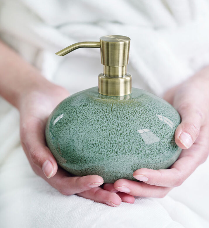 موزع صابون أوغو فورست