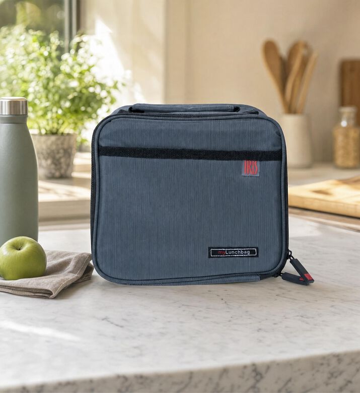 Iris Barcelona Square-shaped Classic Lunchbag, Model View