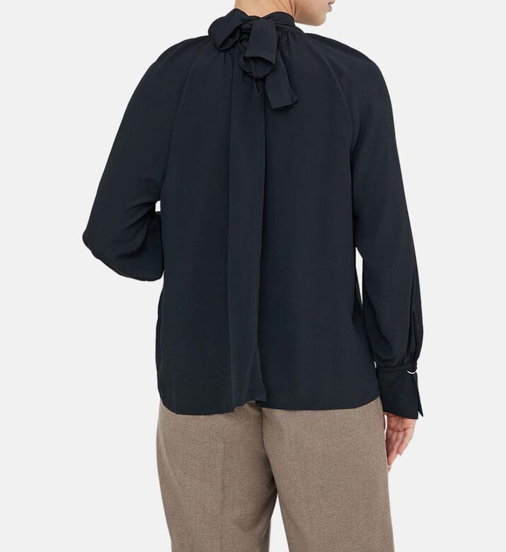 قميص فضفاض بياقة عالية