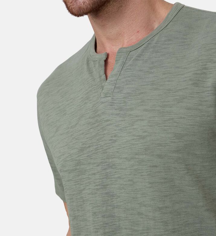 Casual V-neck Regular-fit T-shirt