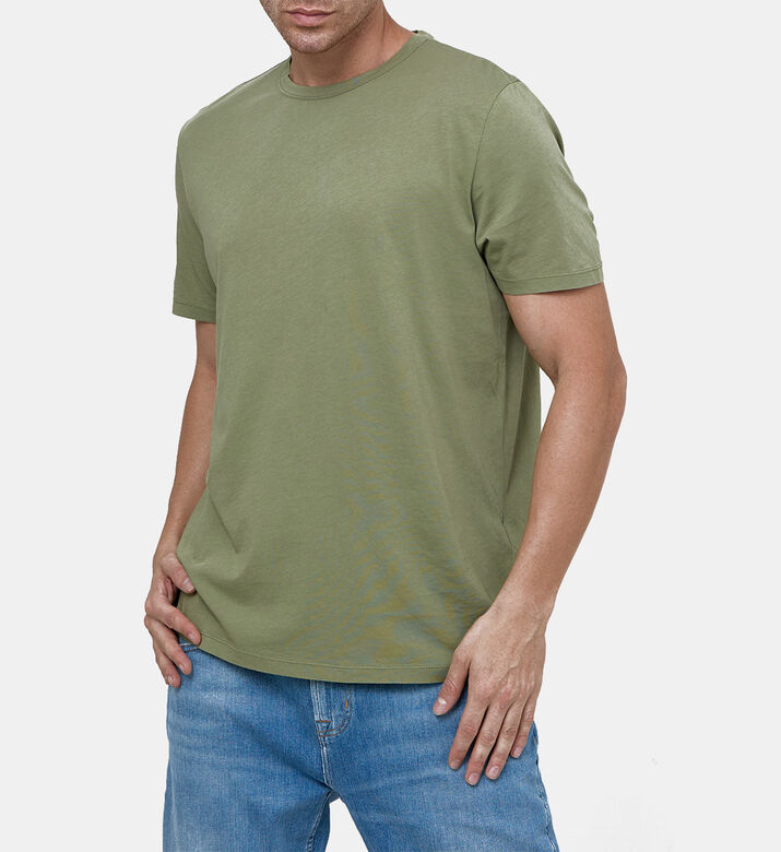 Round-collar T-shirt