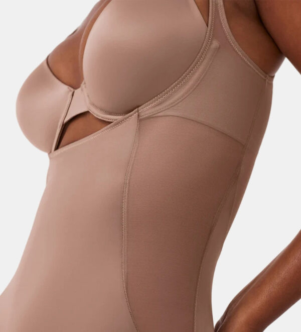 Spanx - Open-bust Mid-thigh Bodysuit - Bodyshorts - Galeries