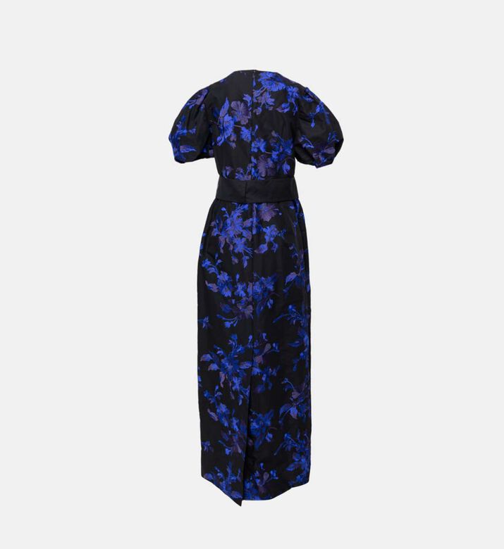 فستان بتفاصيل ربطة عنق وربطة عنق