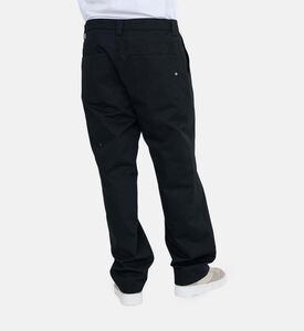 بنطال بتفاصيل حلقة معدنية