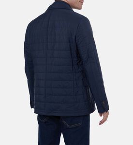 جاكيت مبطّن بأكمام طويلة