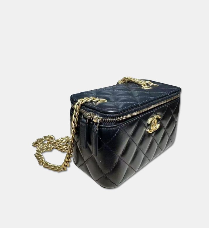 Chanel Chanel Black Lambskin Matelasse Chain Vanity Bag Preowned, Packshot View Chanel Chanel Black Lambskin Matelasse Chain Vanity Bag Preowned, Packshot View