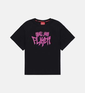 Characters Fight Over T-shirt Characters Fight Over T-shirt