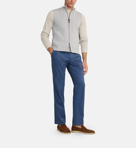 بنطال بخصر مطاطي وأرجل تضيق نحو الأسفل