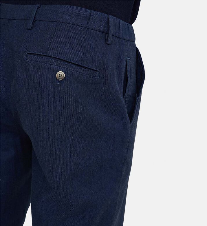 شورت بمزيج قطن وكتان بأربطة سحب