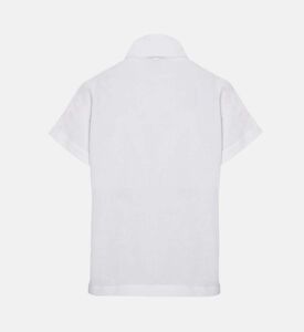 بلوزة بأكمام قصيرة وياقة عالية