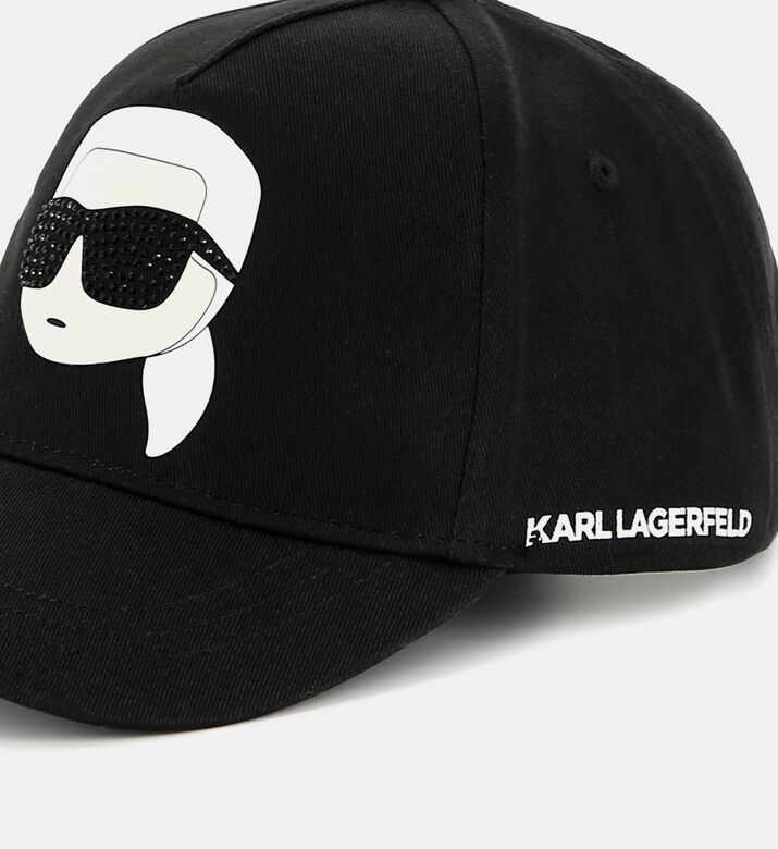 قبعة بيسبول كلاسيكية مقوسة