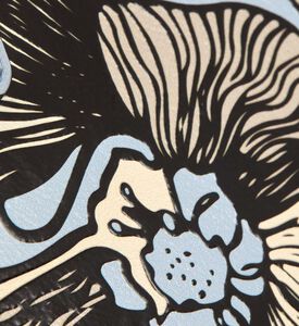 حقيبة يد صغيرة مزينة بنقشة أزهار