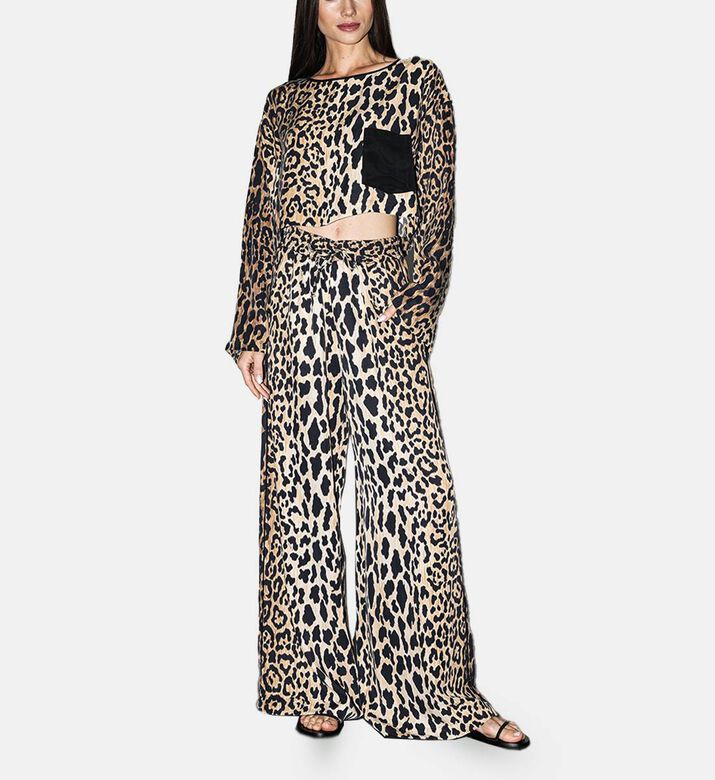 Niluu Pant Wildesse, Model View