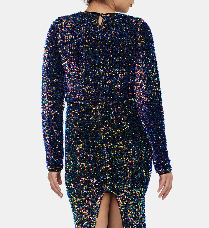 بلوزة قصيرة مخملية مطرزة بأكمام طويلة