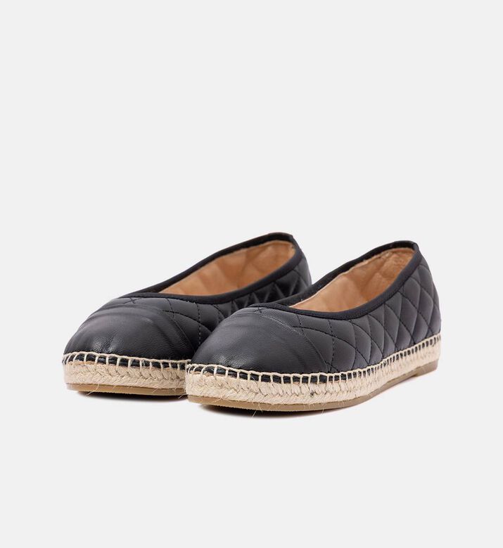 حذاء باليرينا مبطّن بمقدمة دائرية