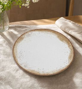 Spal Blend Simple Beige Dinner Plate, Model View